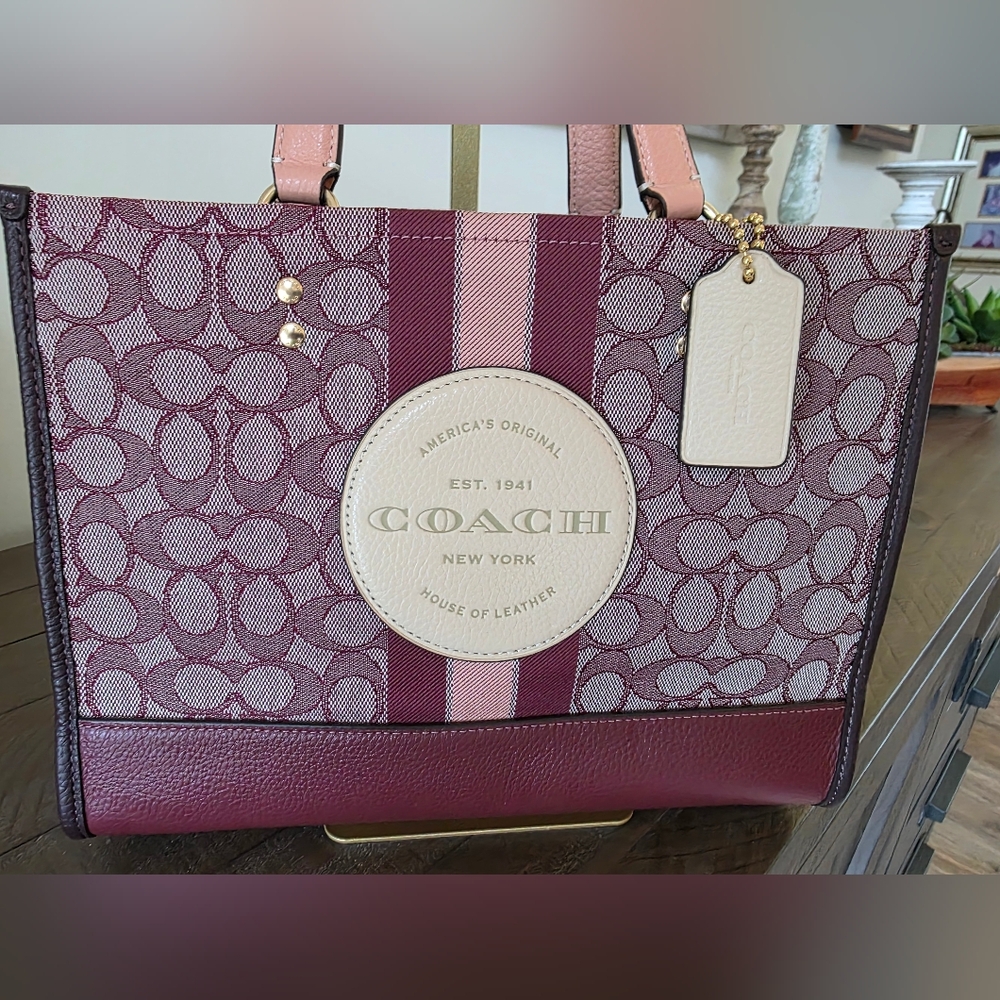 Coach Field Tote 22 Wine Multi Signature Jacquard & Leather Tote/Crossbody Bag - Picture 2 of 15